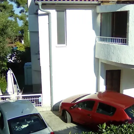 Apartment House Monty *