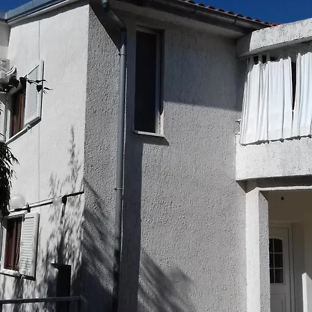 Apartment House Monty *